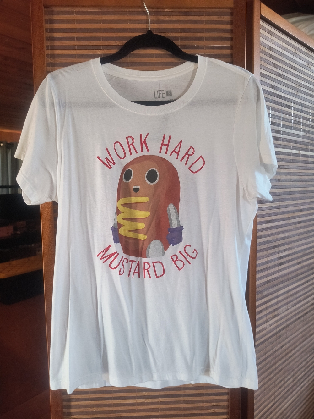 Hot Topic White Square Enix Life Is Strange Hawt Dawg Man Character Graphic Tee